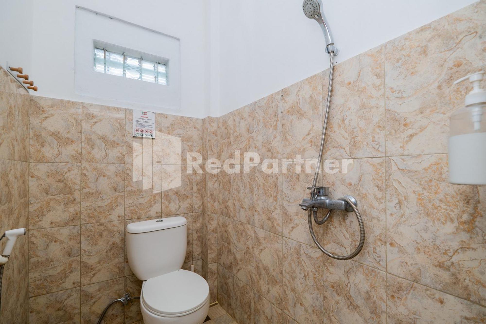 Готель Omah Kalimosodo Mitra Reddoorz Near Stasiun Malang Kota Baru Екстер'єр фото