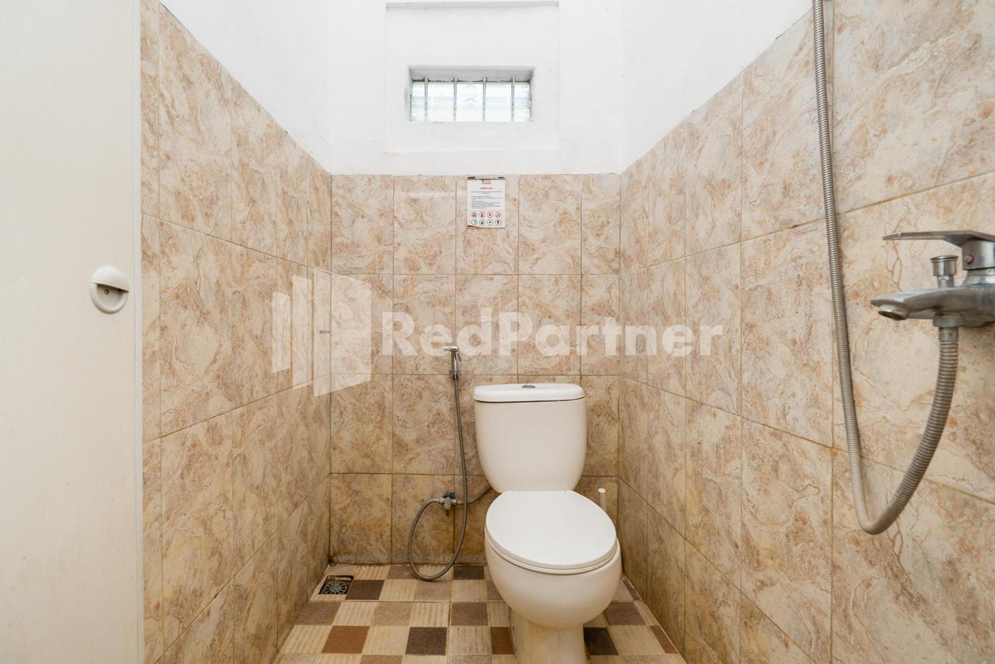 Готель Omah Kalimosodo Mitra Reddoorz Near Stasiun Malang Kota Baru Екстер'єр фото